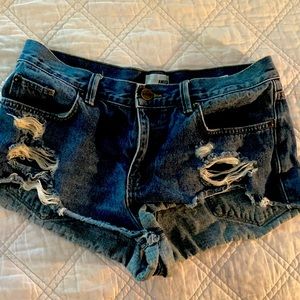Amuse Society demon cut- off shorts . Never worn